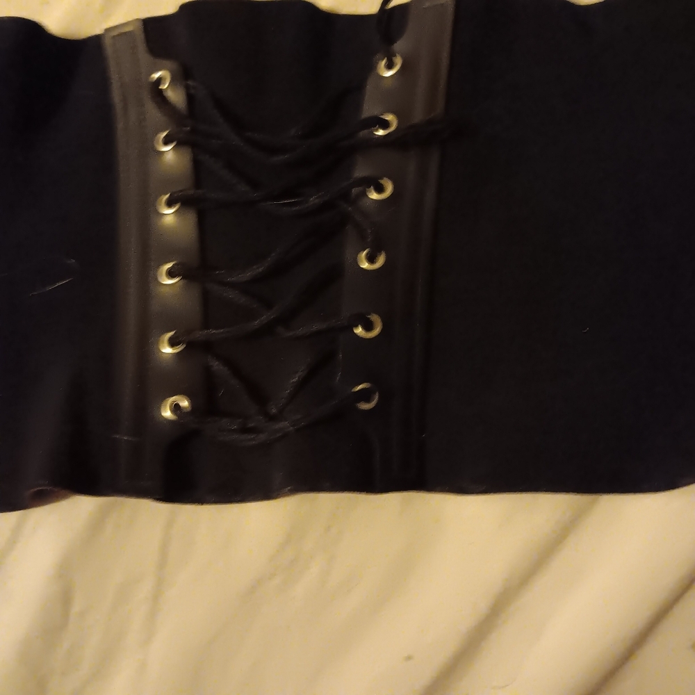 Corset - Picture 4 of 6
